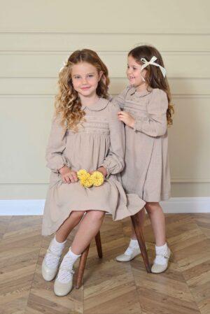 שמלת וינטז' ריקמה- חום בהיר מידות 6-20